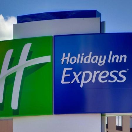 Holiday Inn Express Holly Springs - Raleigh Area By Ihg Bagian luar foto