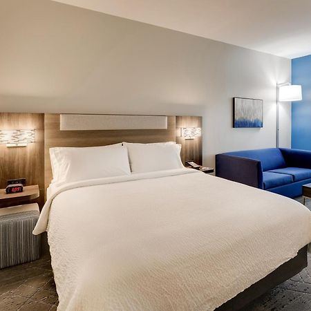 Holiday Inn Express Holly Springs - Raleigh Area By Ihg Bagian luar foto