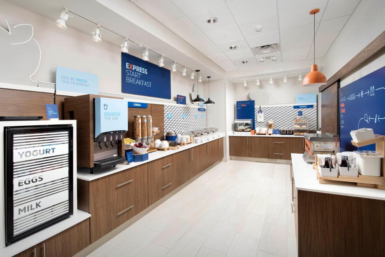 Holiday Inn Express Holly Springs - Raleigh Area By Ihg Bagian luar foto