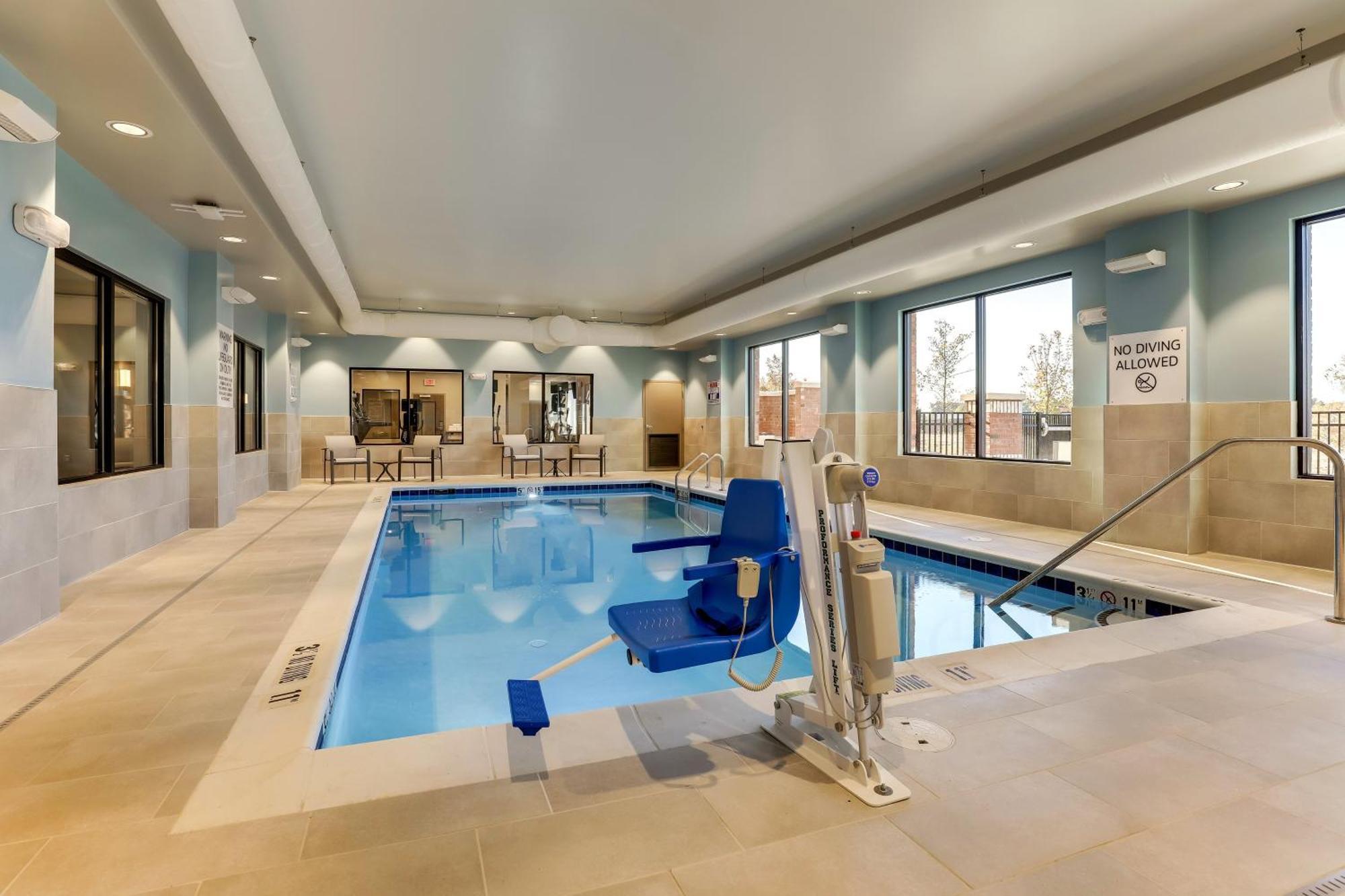 Holiday Inn Express Holly Springs - Raleigh Area By Ihg Bagian luar foto