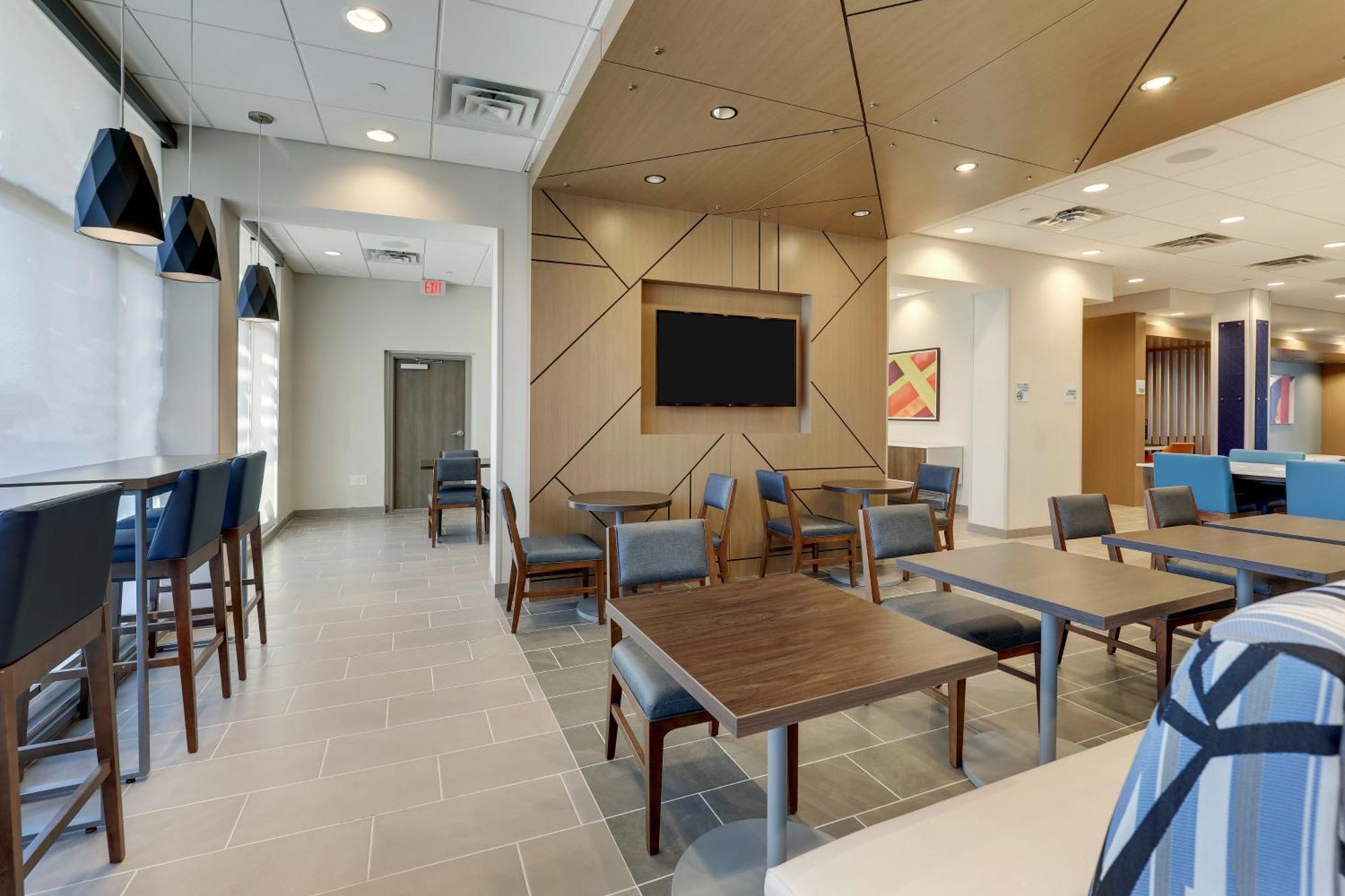 Holiday Inn Express Holly Springs - Raleigh Area By Ihg Bagian luar foto