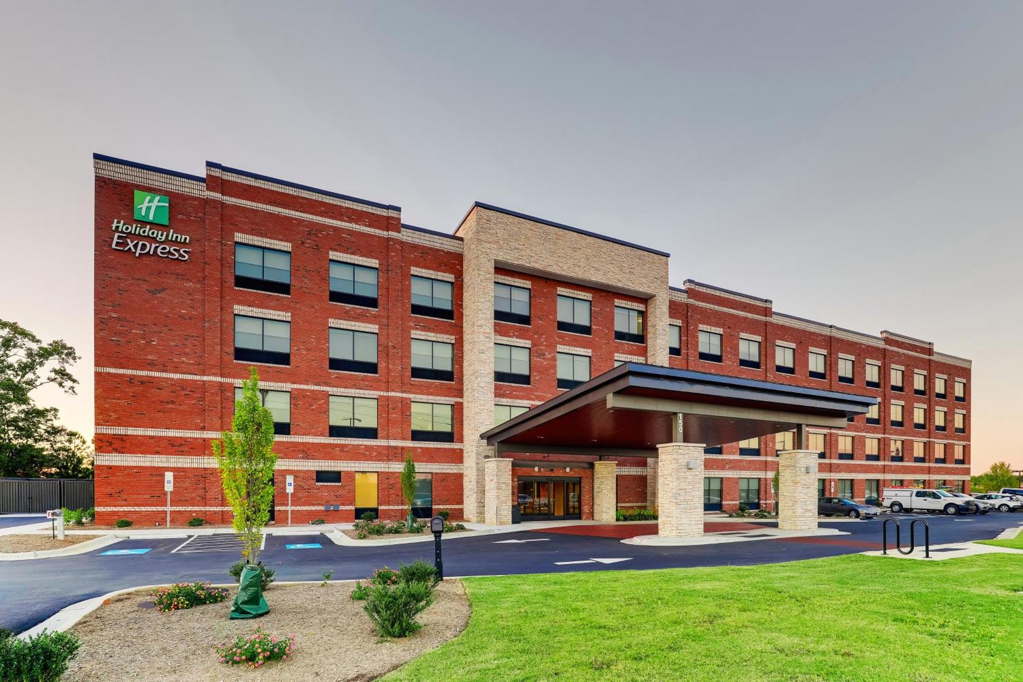 Holiday Inn Express Holly Springs - Raleigh Area By Ihg Bagian luar foto