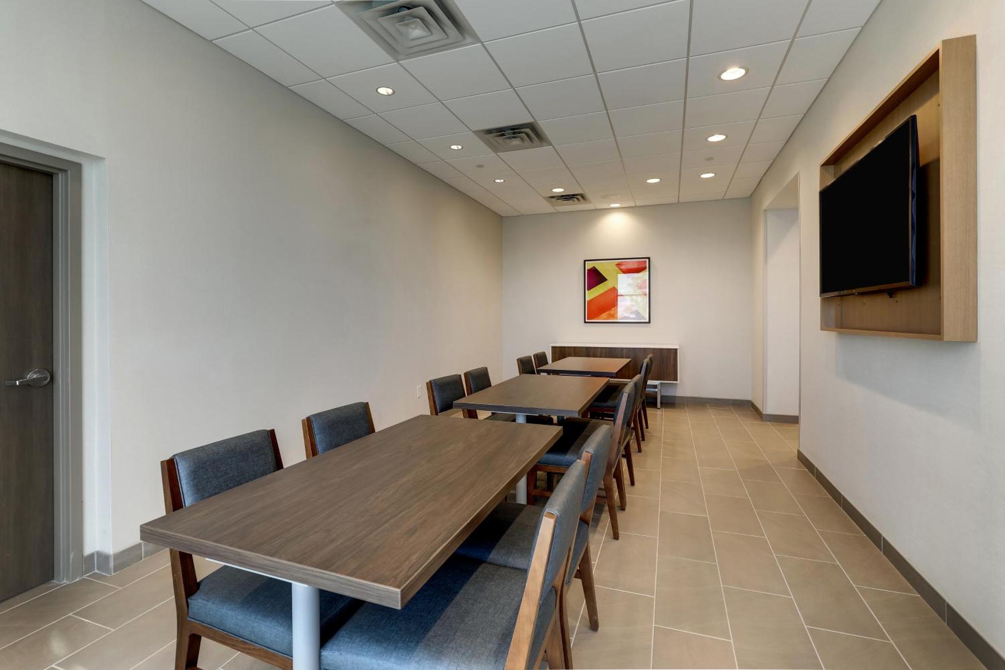 Holiday Inn Express Holly Springs - Raleigh Area By Ihg Bagian luar foto