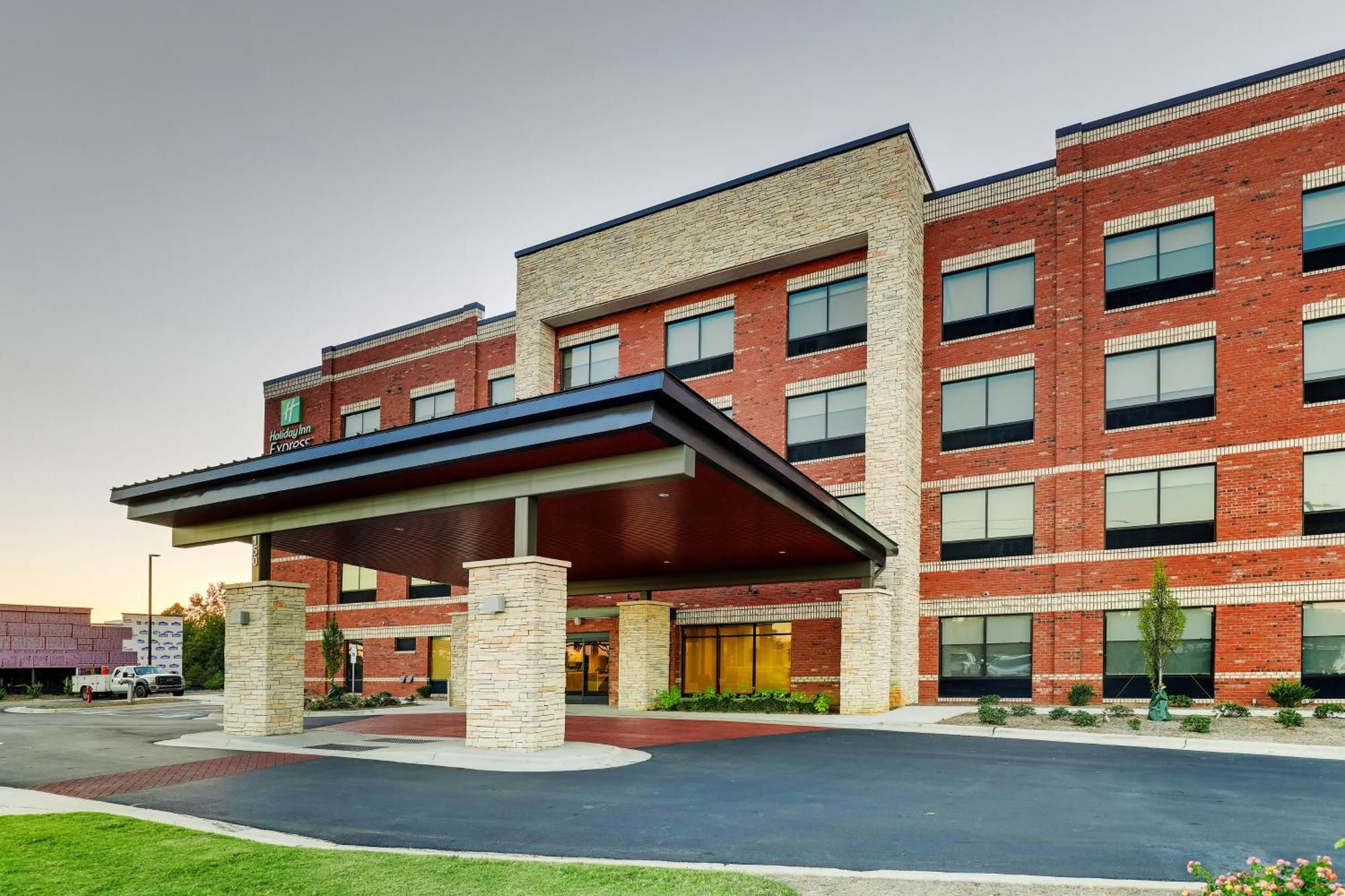 Holiday Inn Express Holly Springs - Raleigh Area By Ihg Bagian luar foto