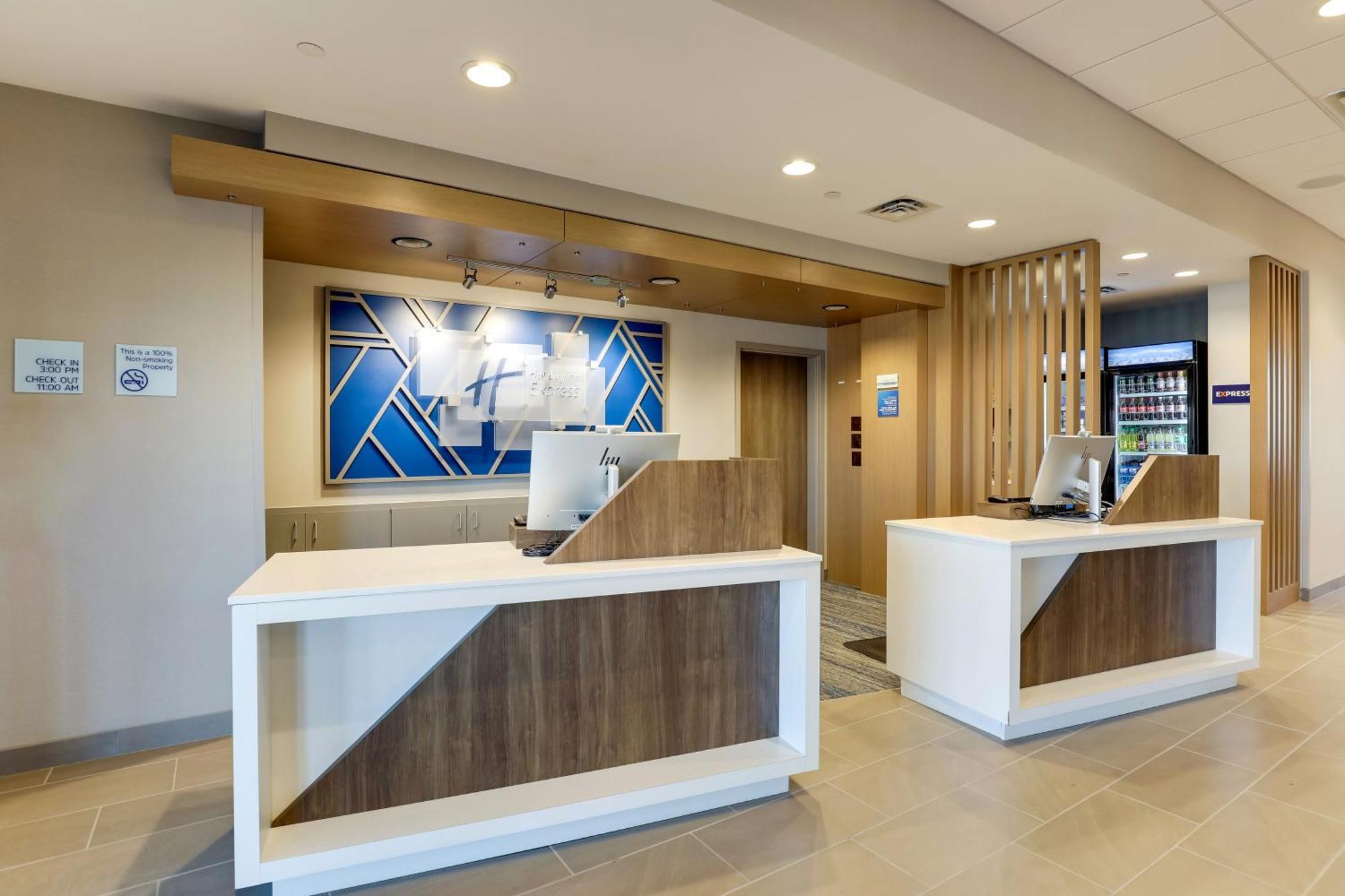 Holiday Inn Express Holly Springs - Raleigh Area By Ihg Bagian luar foto