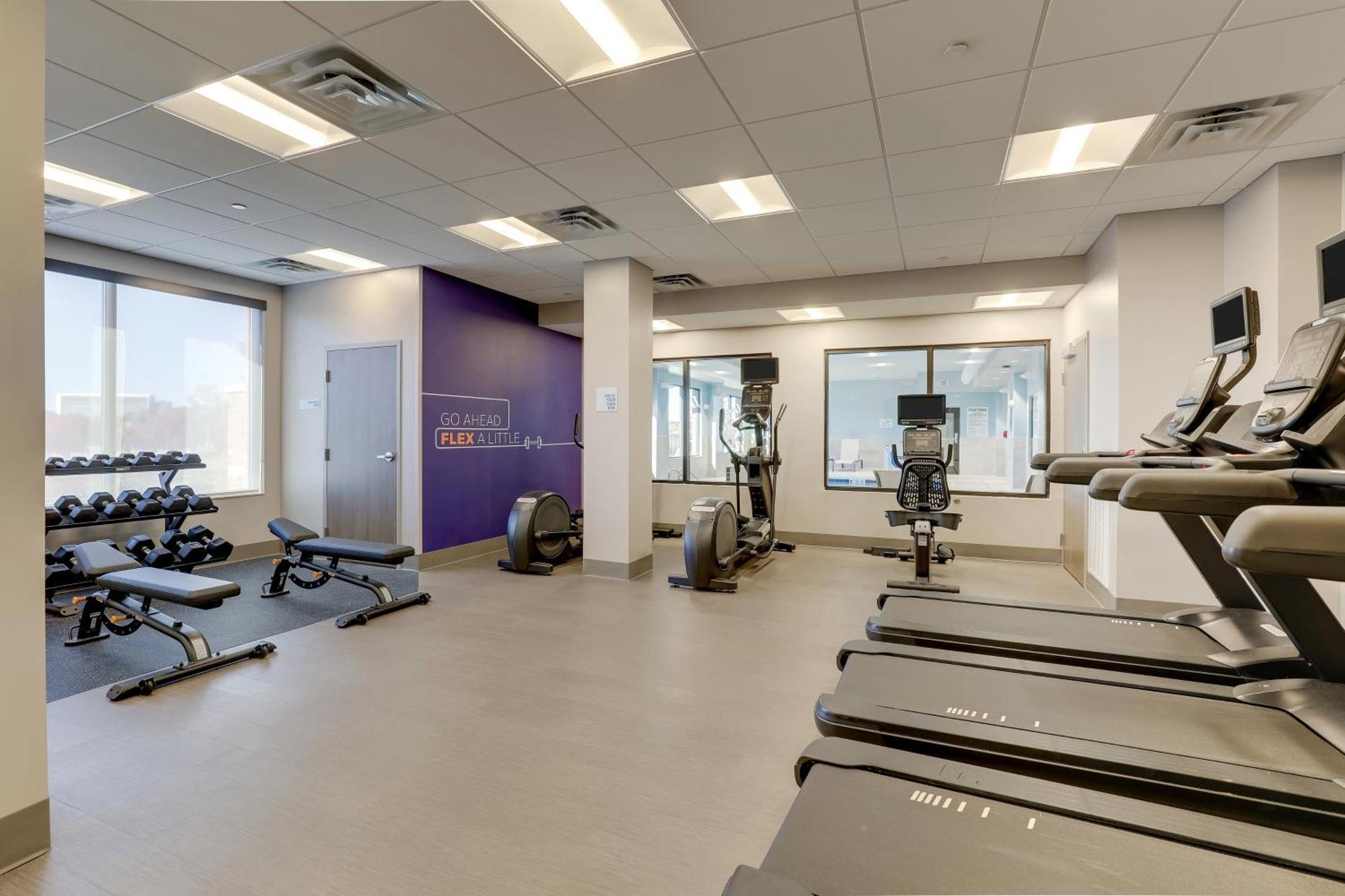 Holiday Inn Express Holly Springs - Raleigh Area By Ihg Bagian luar foto