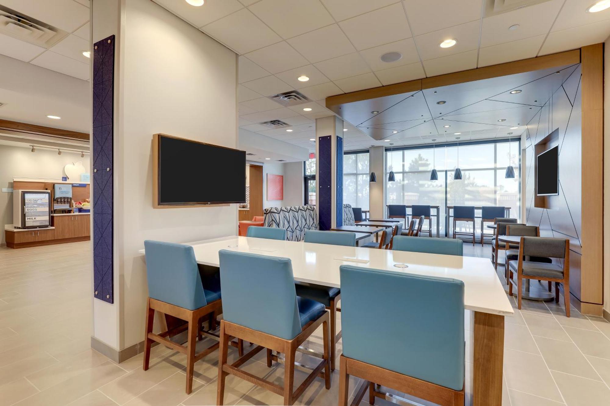 Holiday Inn Express Holly Springs - Raleigh Area By Ihg Bagian luar foto