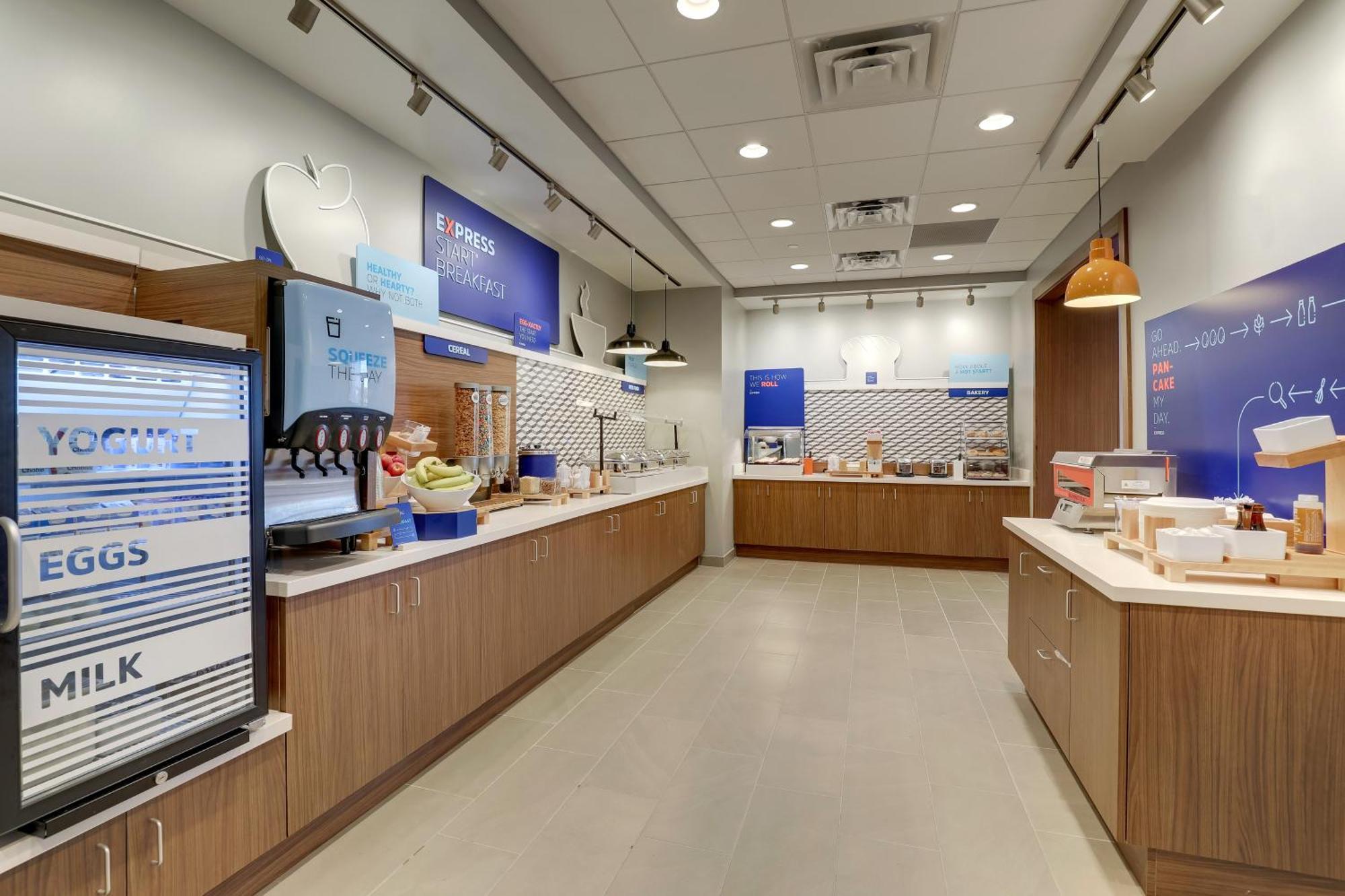 Holiday Inn Express Holly Springs - Raleigh Area By Ihg Bagian luar foto