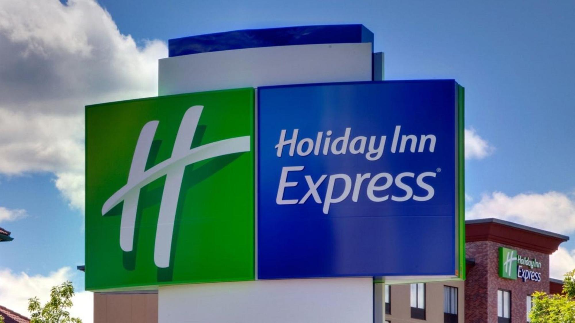 Holiday Inn Express Holly Springs - Raleigh Area By Ihg Bagian luar foto