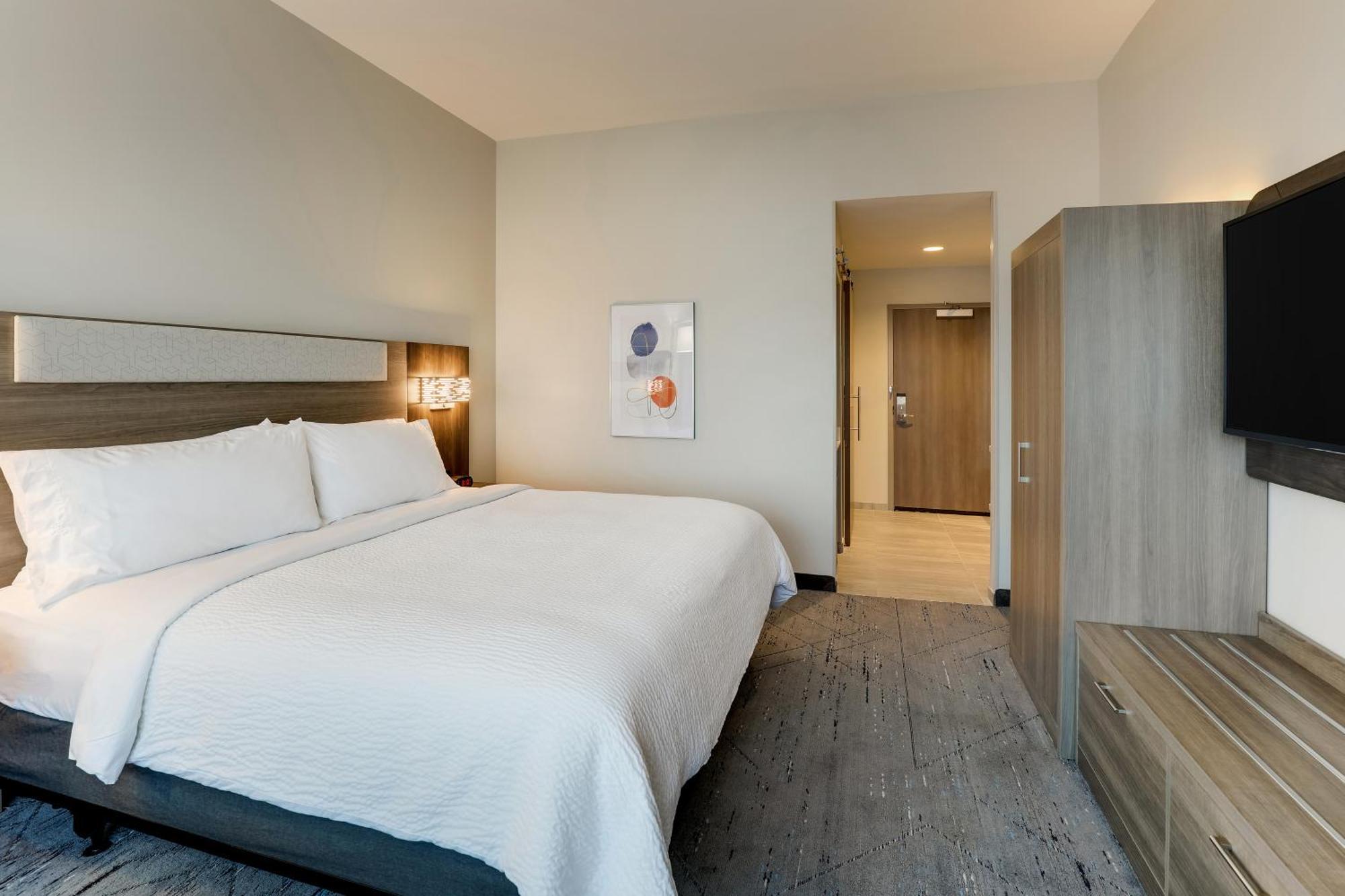Holiday Inn Express Holly Springs - Raleigh Area By Ihg Bagian luar foto