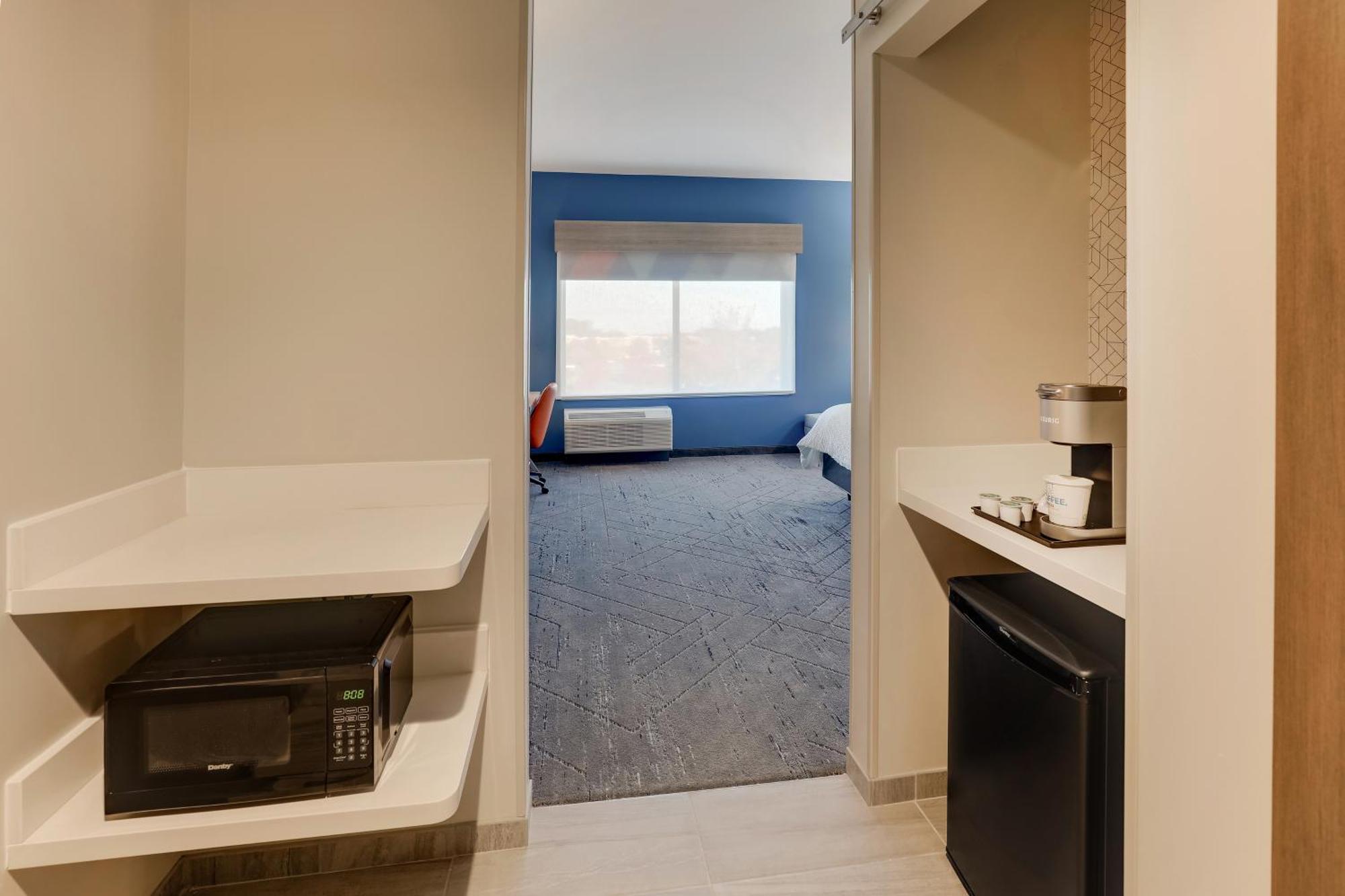 Holiday Inn Express Holly Springs - Raleigh Area By Ihg Bagian luar foto